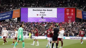جماهير الدوري الإنجليزي تتمسك بـ «الفار»